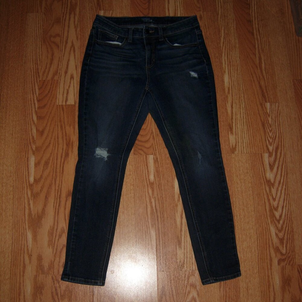 Skinny Jeans With Distressing 12